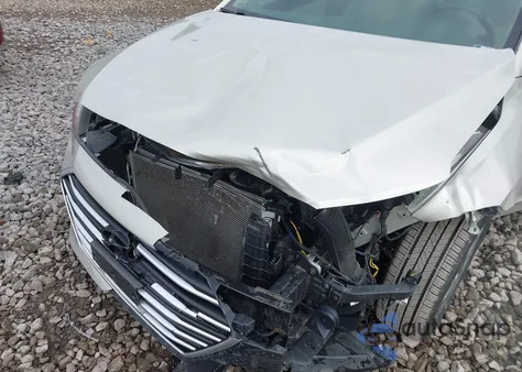 2018 Hyundai Elantra Value Edition z USA, uszkodzony, nr VIN 5NPD84LF3JH229231